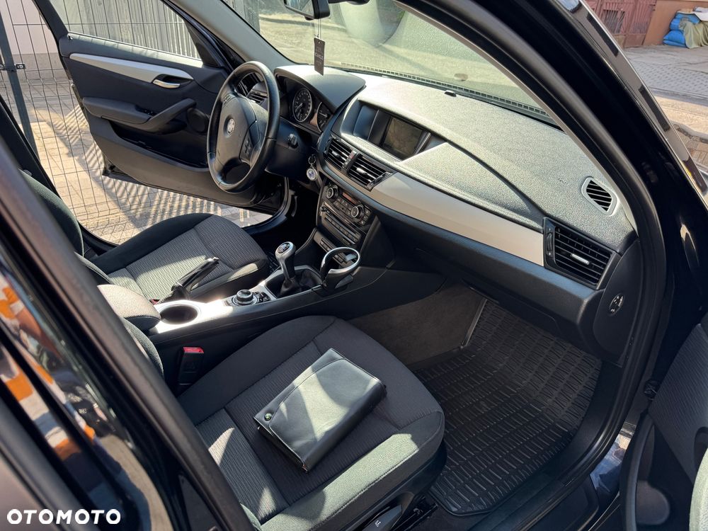 BMW X1 sDrive18d xLine - 30