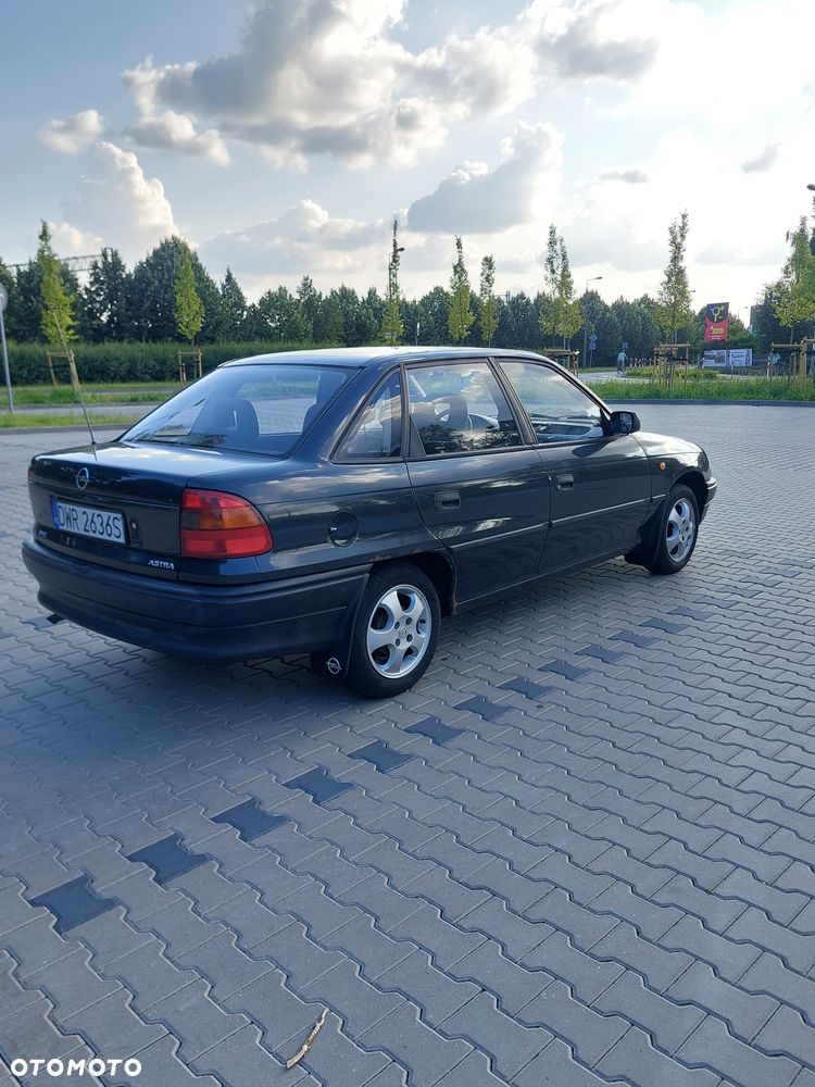 Opel Astra 1.4 Mid - 7