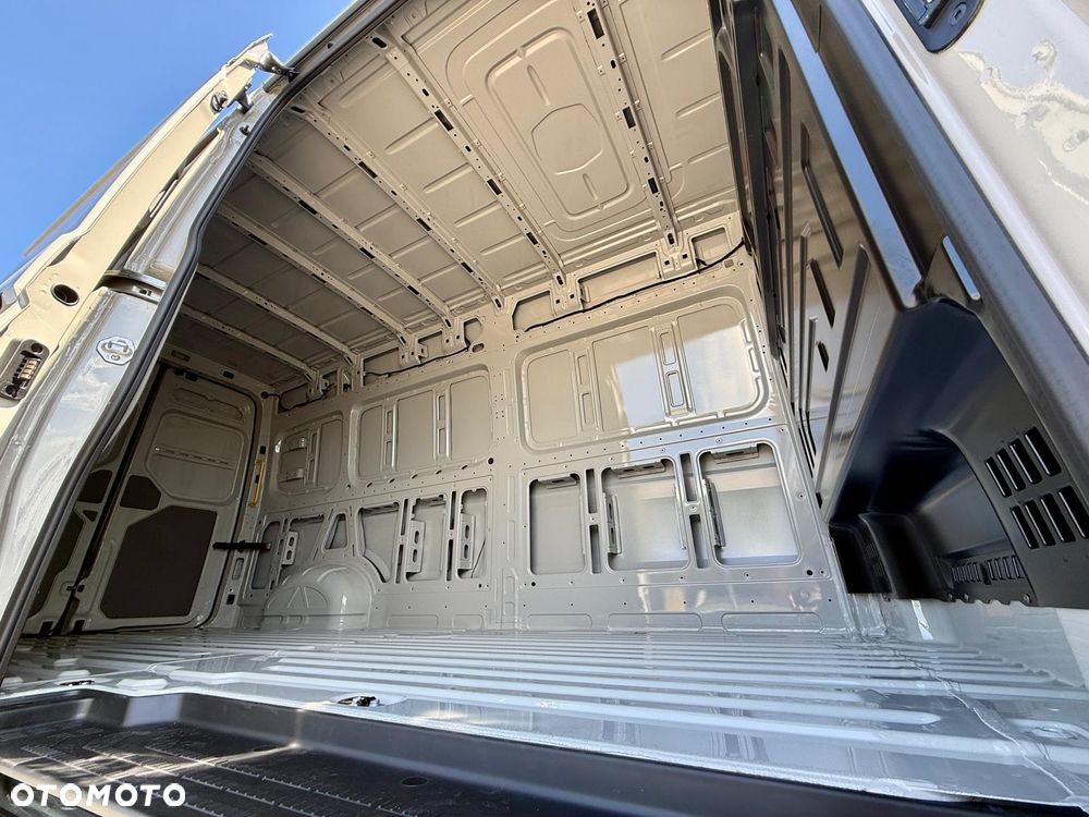 Volkswagen Crafter - 29