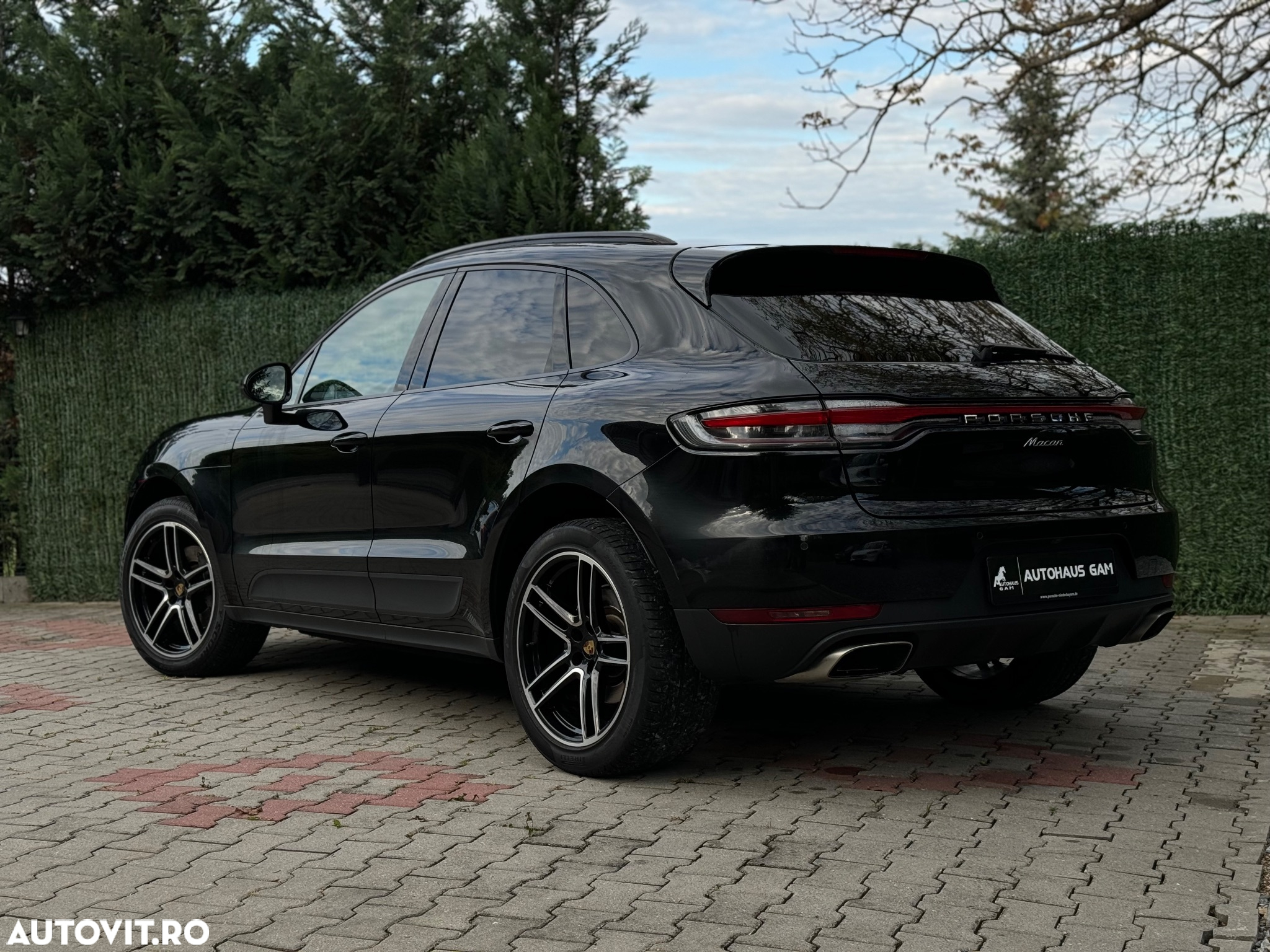 Porsche Macan Standard - 2