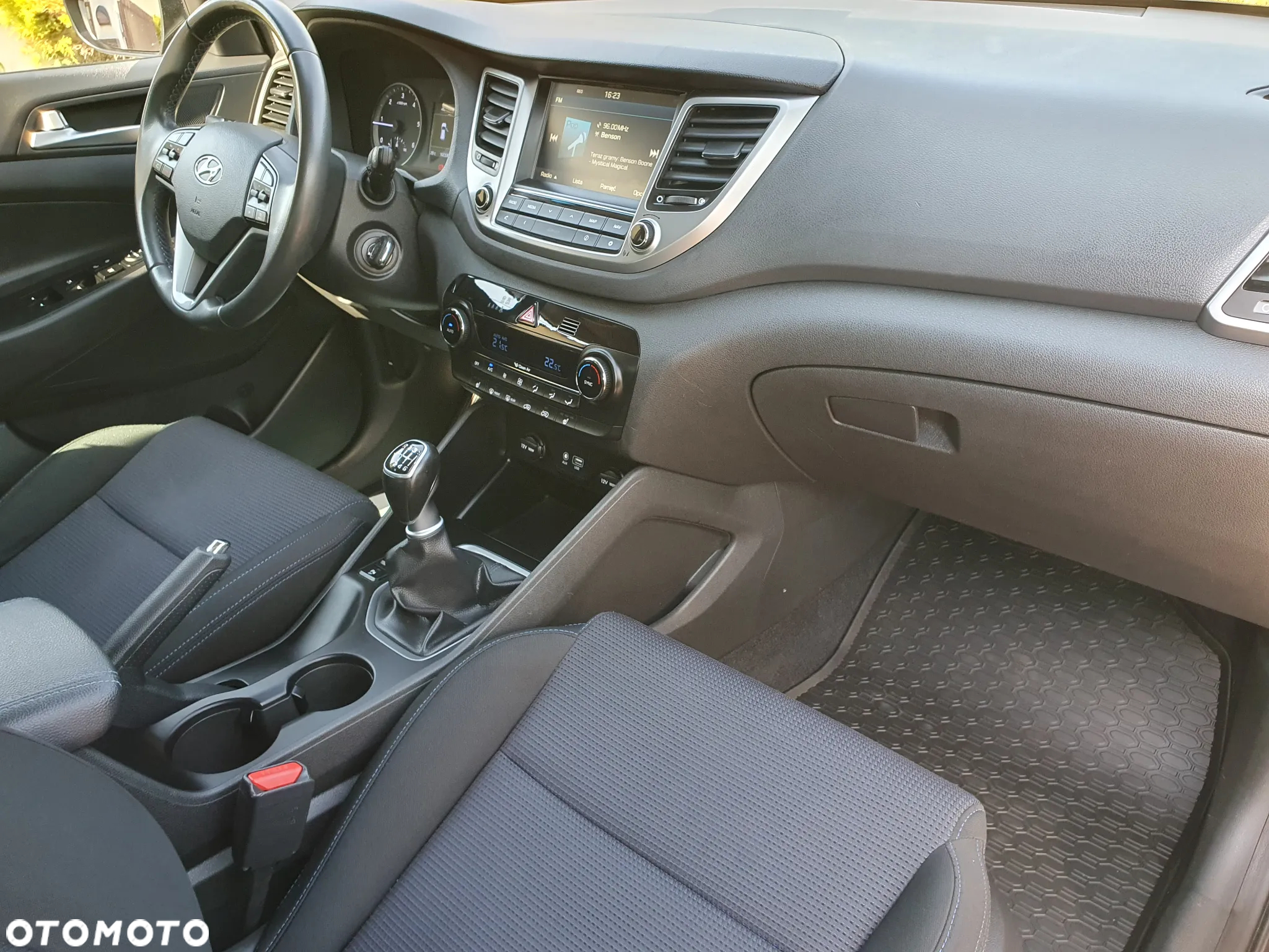 Hyundai Tucson 1.7 CRDI BlueDrive Comfort 2WD - 17
