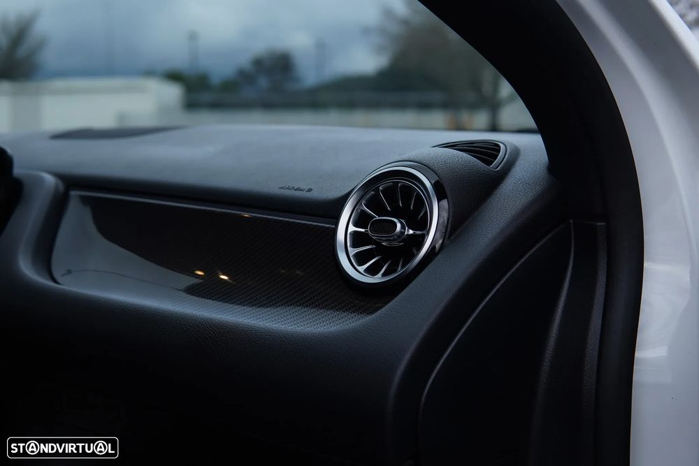 Mercedes-Benz GLA 200 d 8G-DCT AMG Line - 31