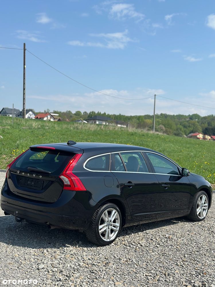 Volvo V60 T3 Summum - 14