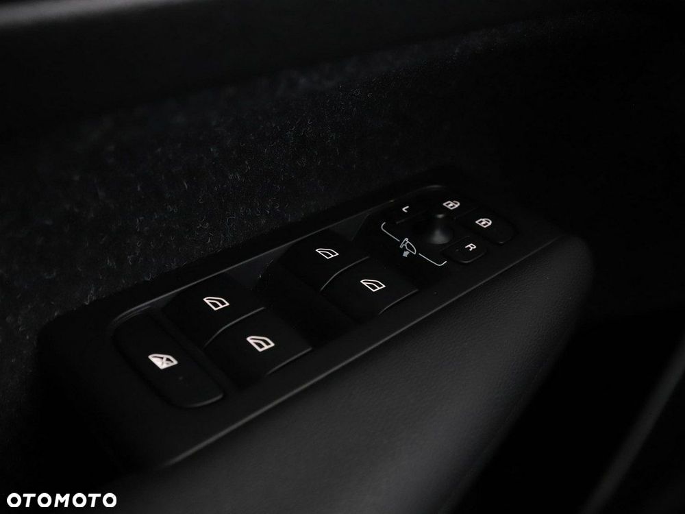 Volvo XC 40 T3 Geartronic RDesign - 38