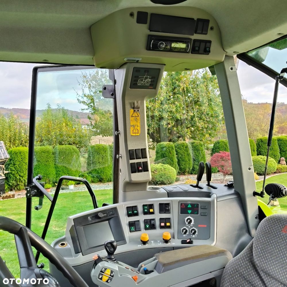 Claas Axion 820 - 17