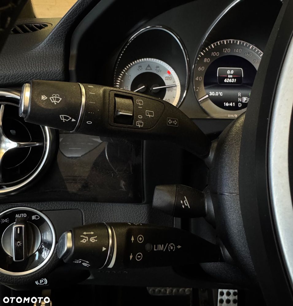 Mercedes-Benz GLK 350 4-Matic - 12