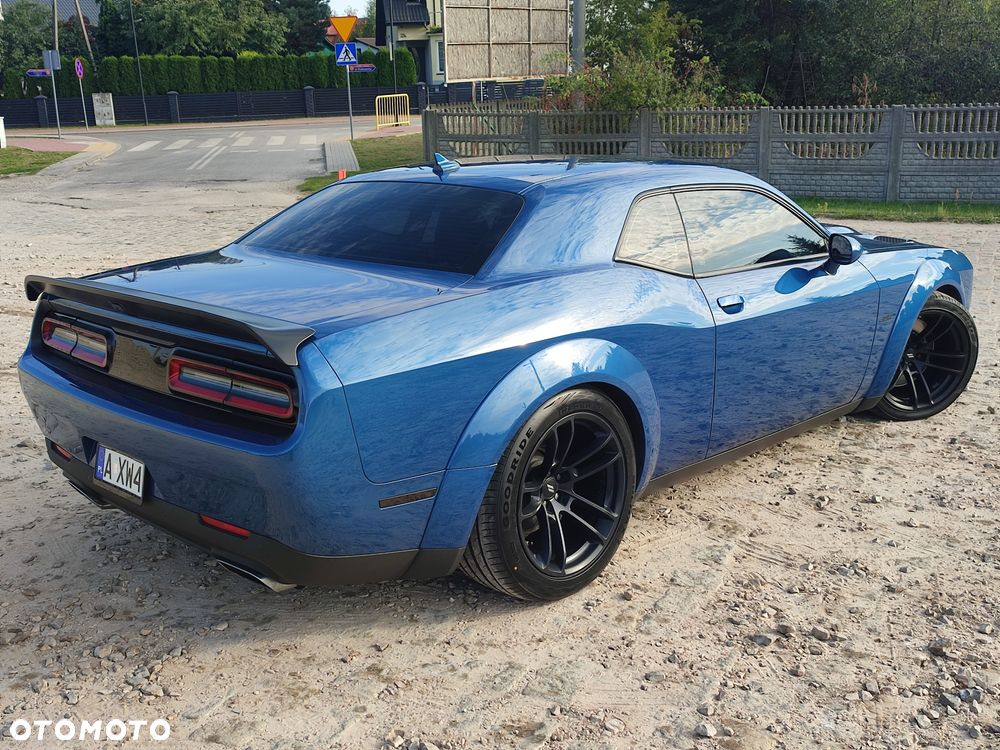 Dodge Challenger - 3