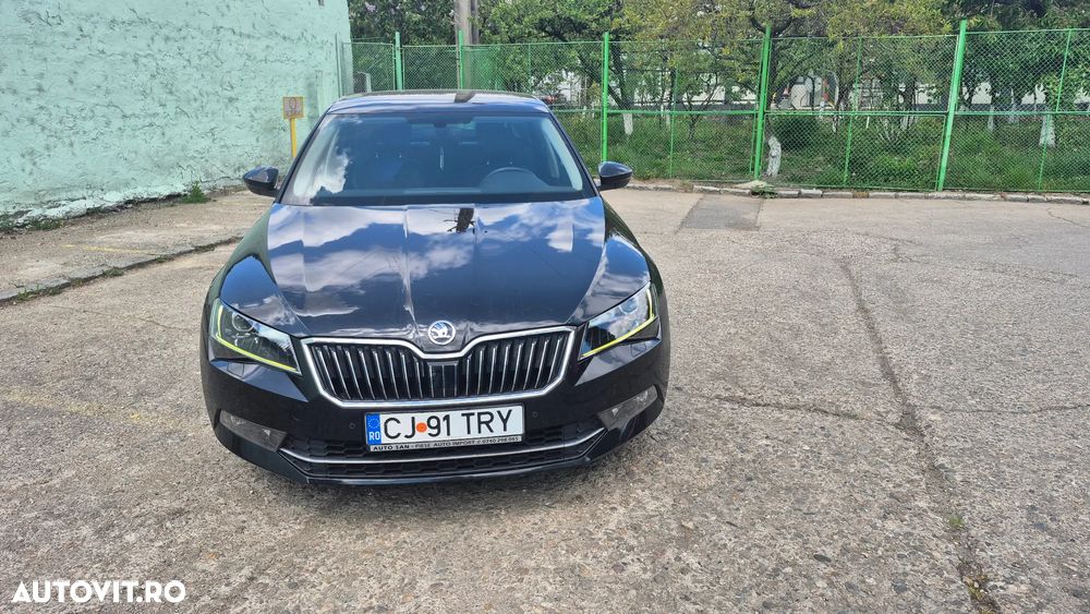 Skoda Superb 2.0 TDI DSG Sportline - 3