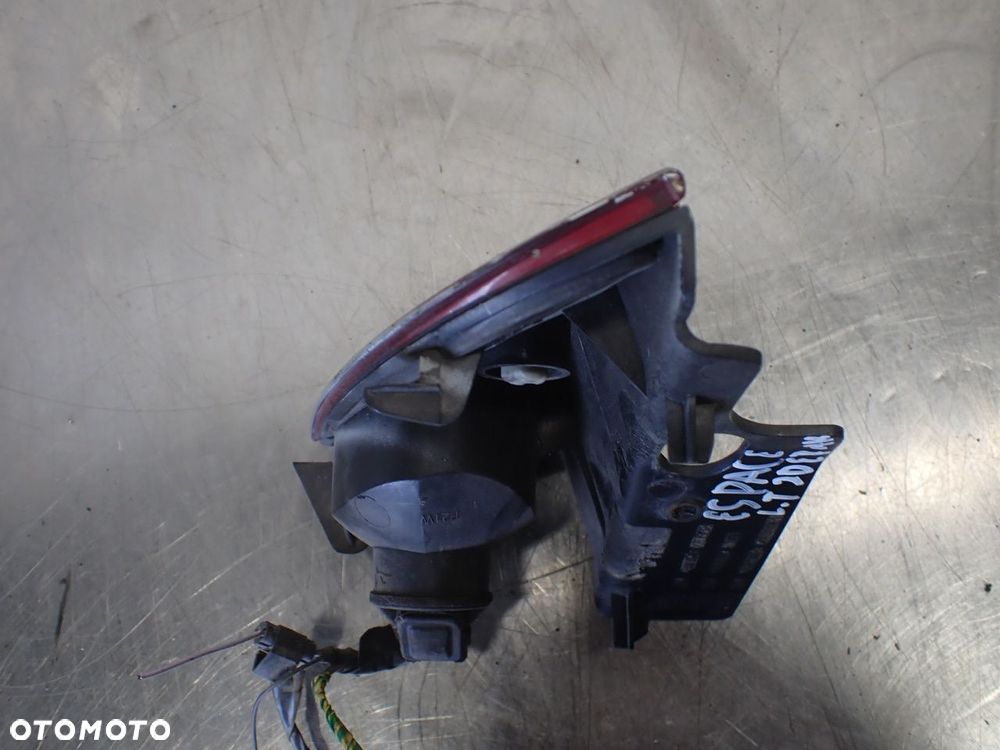 LAMPA PRZECIWMGIELNA LEWY TYŁ RENAULT ESPACE 2.0 IV 8200027155 - 8