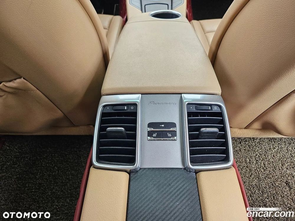 Porsche Panamera - 11