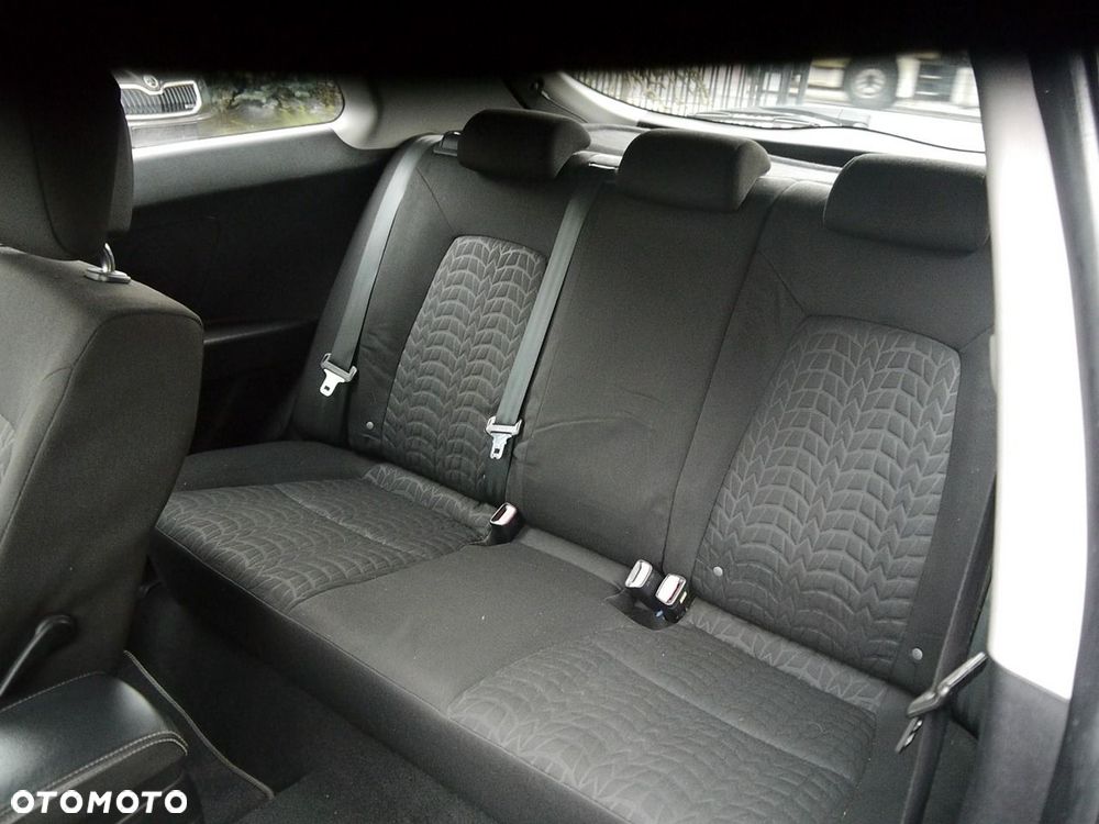 Kia ProCeed - 26