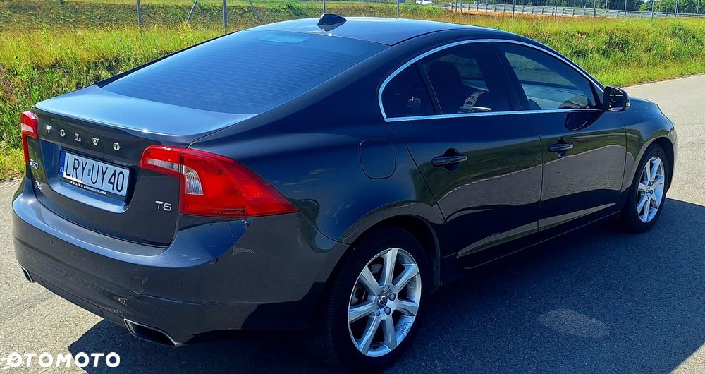 Volvo S60 T5 Momentum - 3