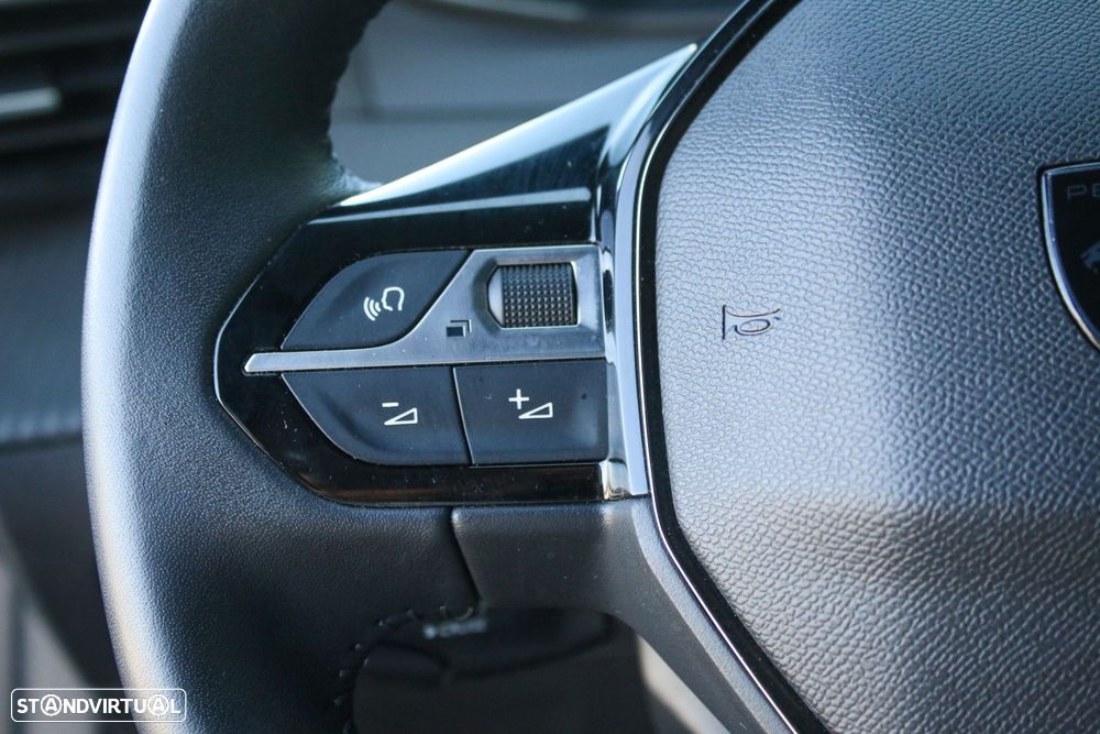 Peugeot 2008 1.2 PureTech Allure - 28