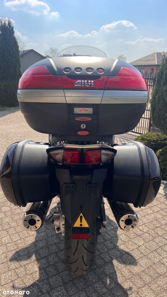 Yamaha FJR - 6