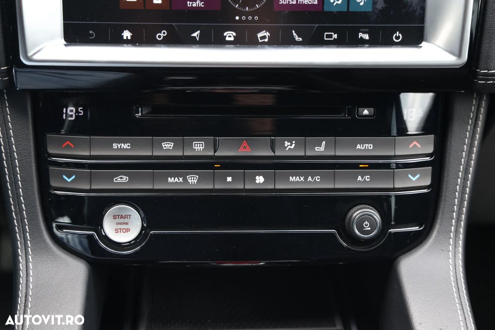 Jaguar F-Pace 20d AWD Aut. R-Sport - 28