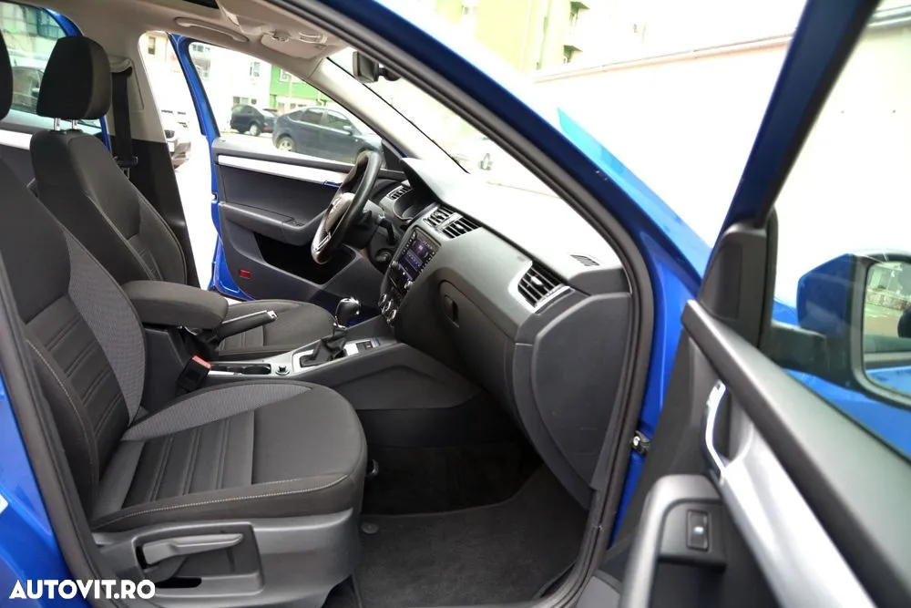 Skoda Octavia 2.0 TDI DSG Ambition - 8