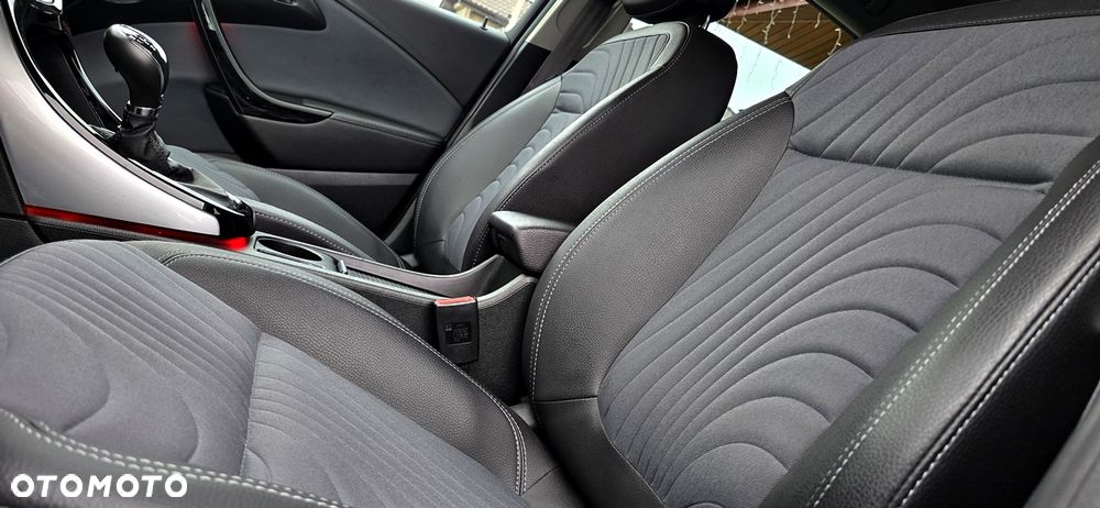 Opel Astra 1.4 T Cosmo - 7