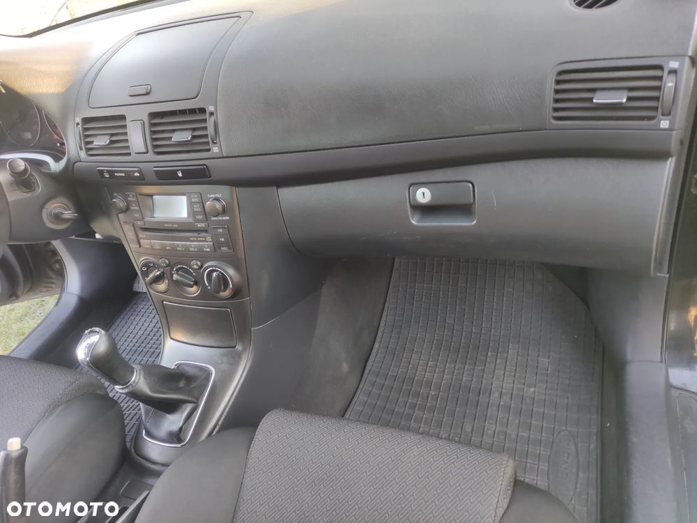 Toyota Avensis 1.8 VVT-i Sol Premium - 16