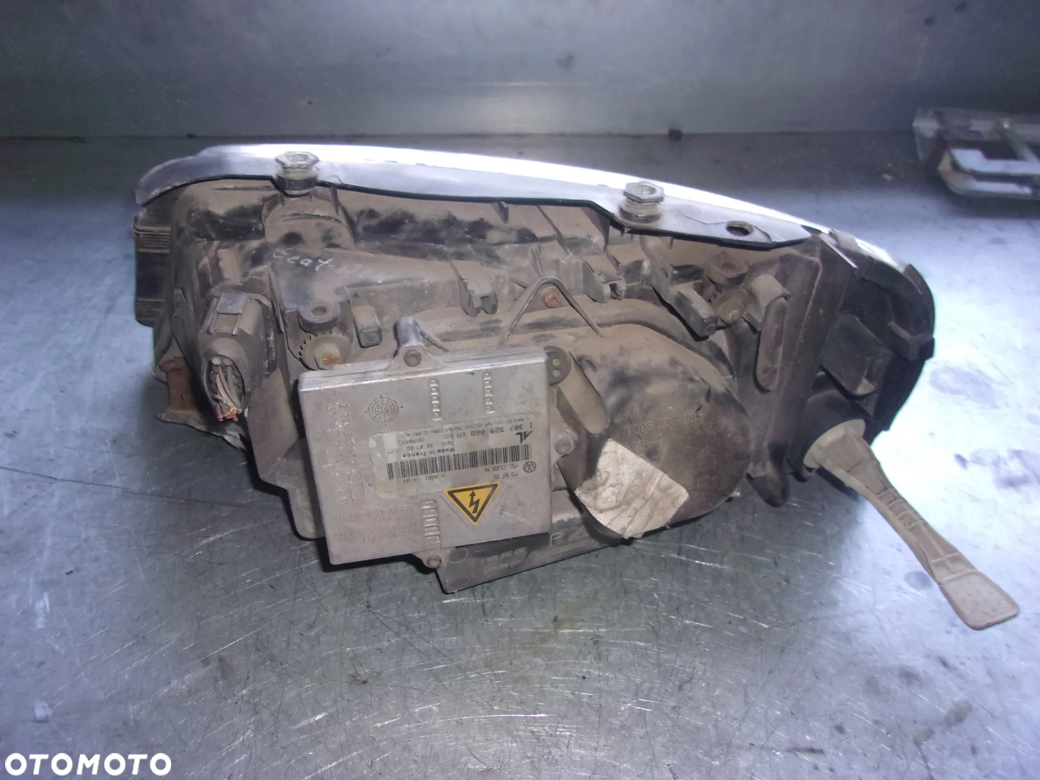 LAMPA PRZOD PRAWA XENON VW SHARAN I LIFT - 2