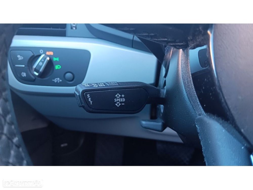 Audi A4 40 TDI S tronic - 12