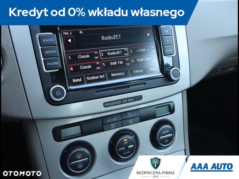 Volkswagen Passat - 13