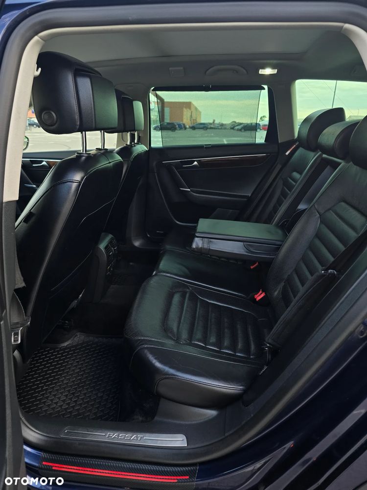 Volkswagen Passat 2.0 TDI 4Mot Highline - 12