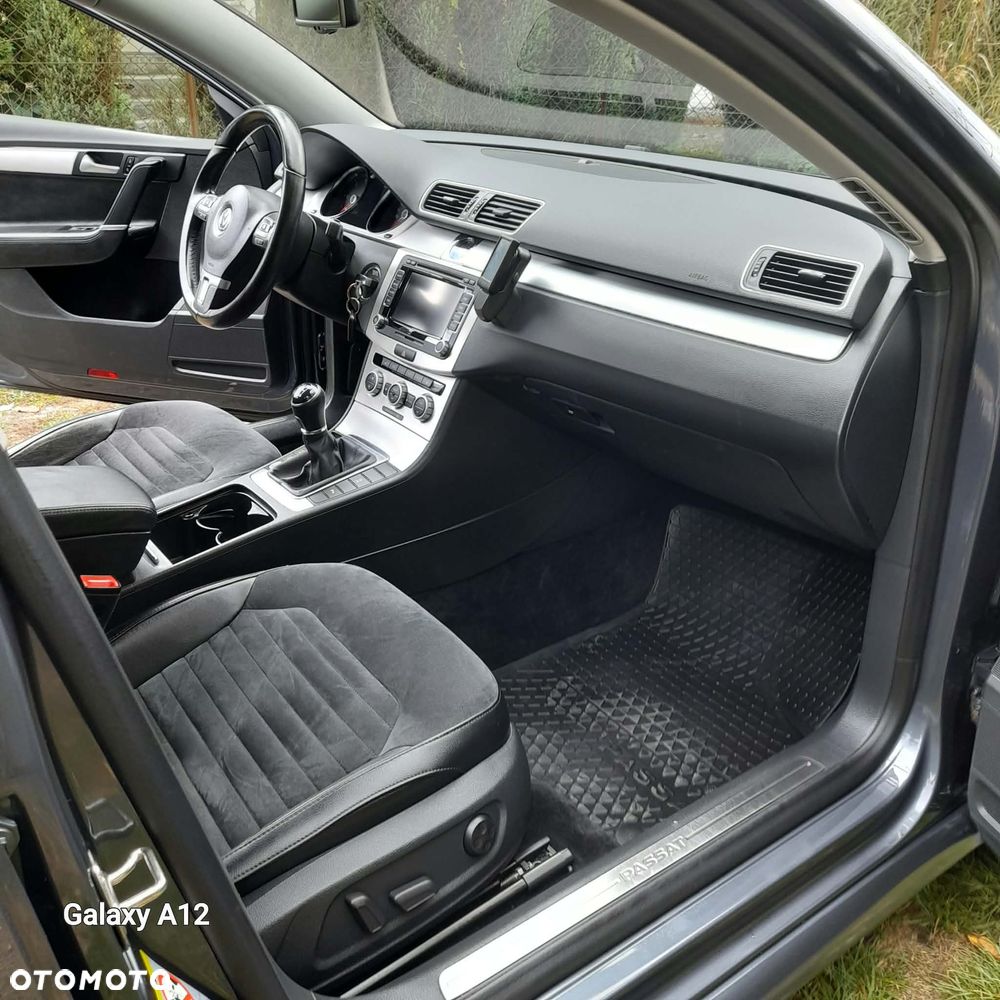 Volkswagen Passat - 10