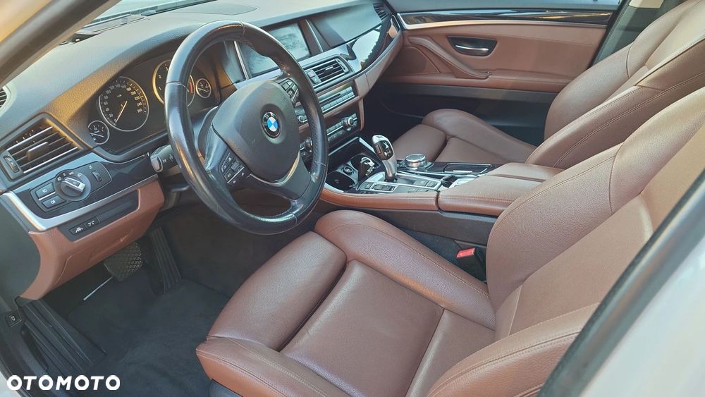 BMW Seria 5 530d xDrive - 9