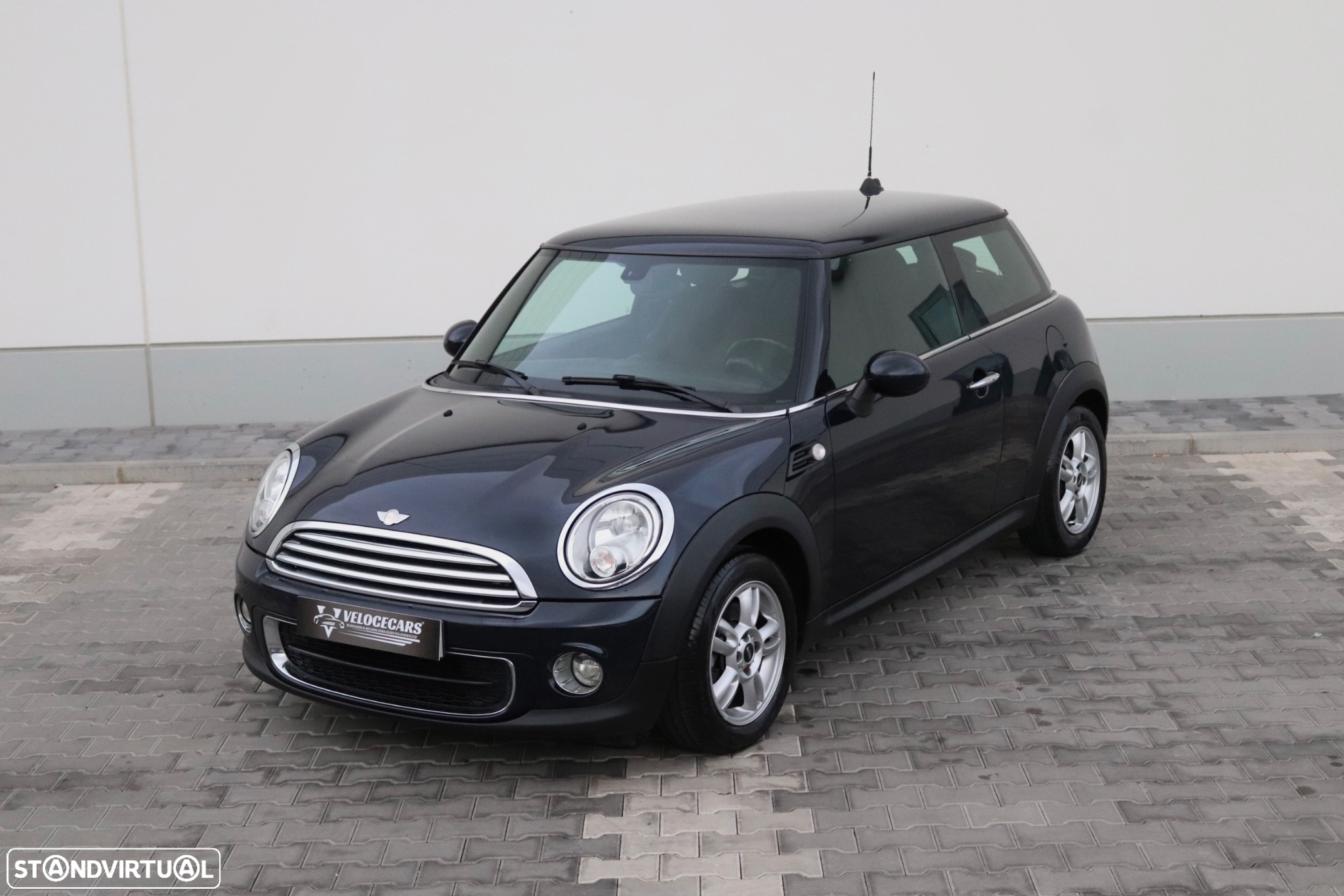 MINI 3 Portas One D - 12