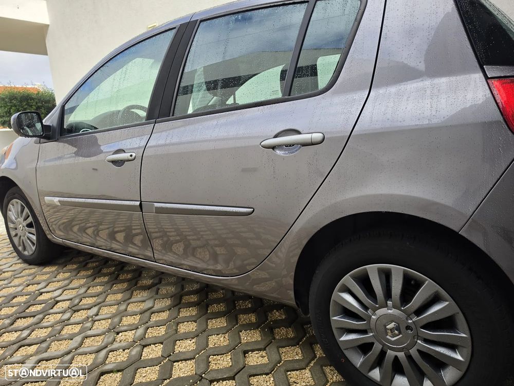 Renault Clio 1.5 dCi Dynamique S - 4