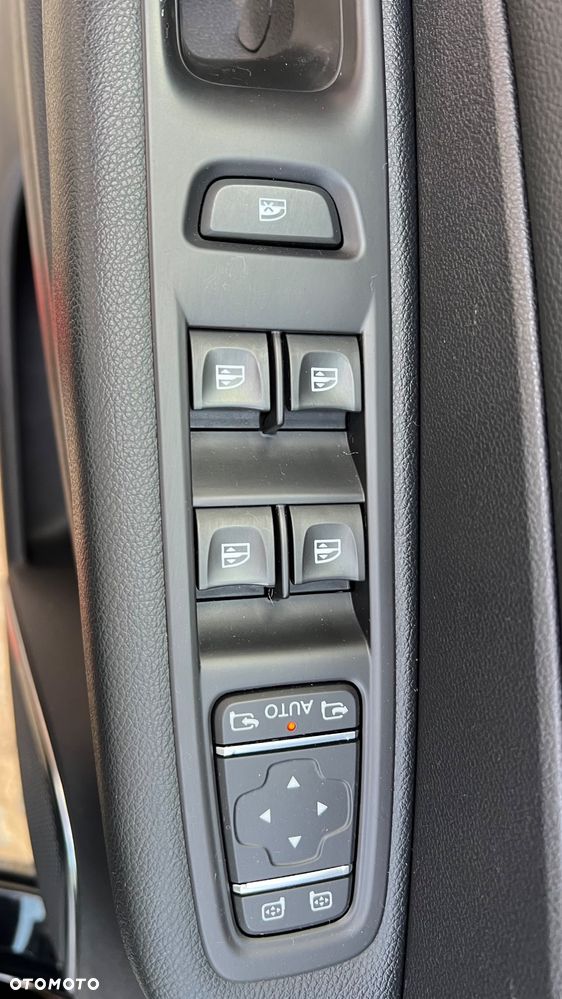Renault Captur ENERGY TCe 120 Experience - 11