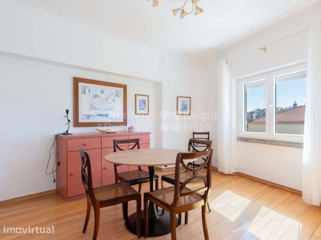 Apartamento T2 mobilado para arrendar no centro de Cascais - Grande imagem: 2/25
