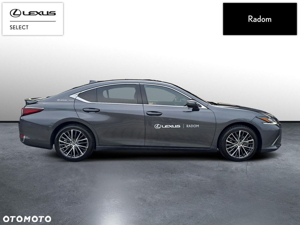 Lexus ES 2025