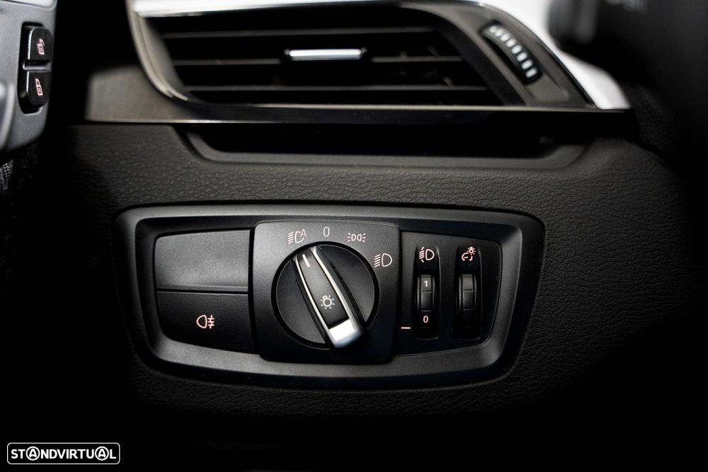 BMW X1 25 e xDrive Corporate Edition - 11