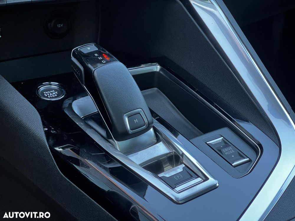 Peugeot 3008 PureTech 130 Stop & Start GPF EAT8 GT - 12
