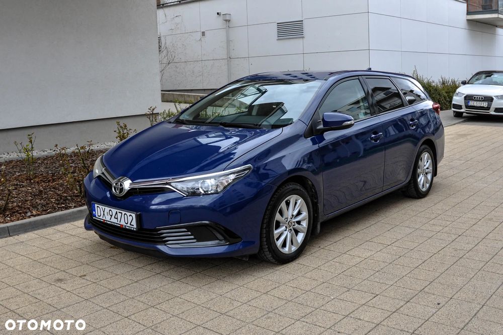 Toyota Auris - 1