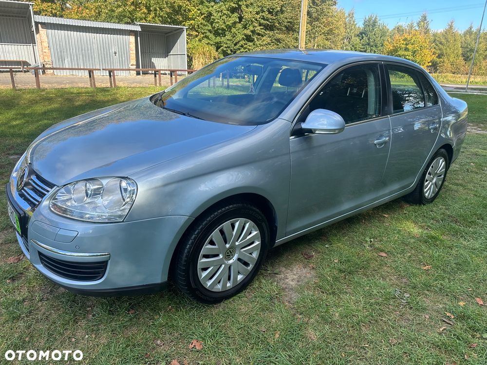 Volkswagen Jetta - 1