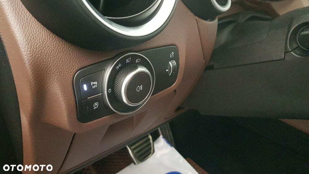Alfa Romeo Stelvio - 21