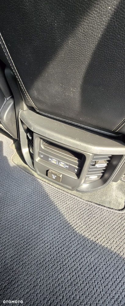 RAM 1500 5.7 eTorque Crew Cab Shortbed Laramie Chrome - 8