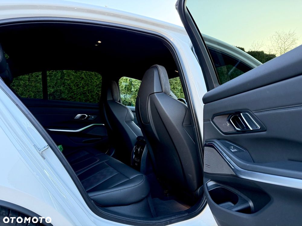 BMW M3 Competition xDrive sport - 30
