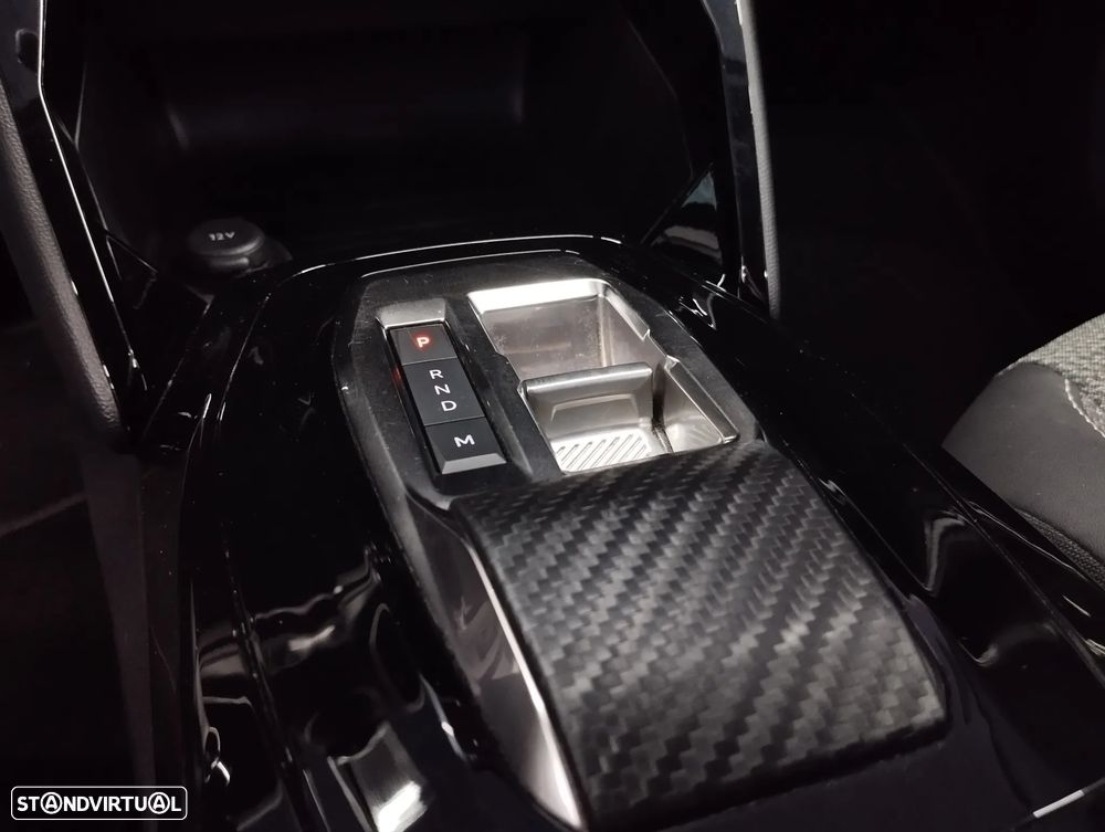 Peugeot 2008 1.2 PureTech Allure EAT8 - 33