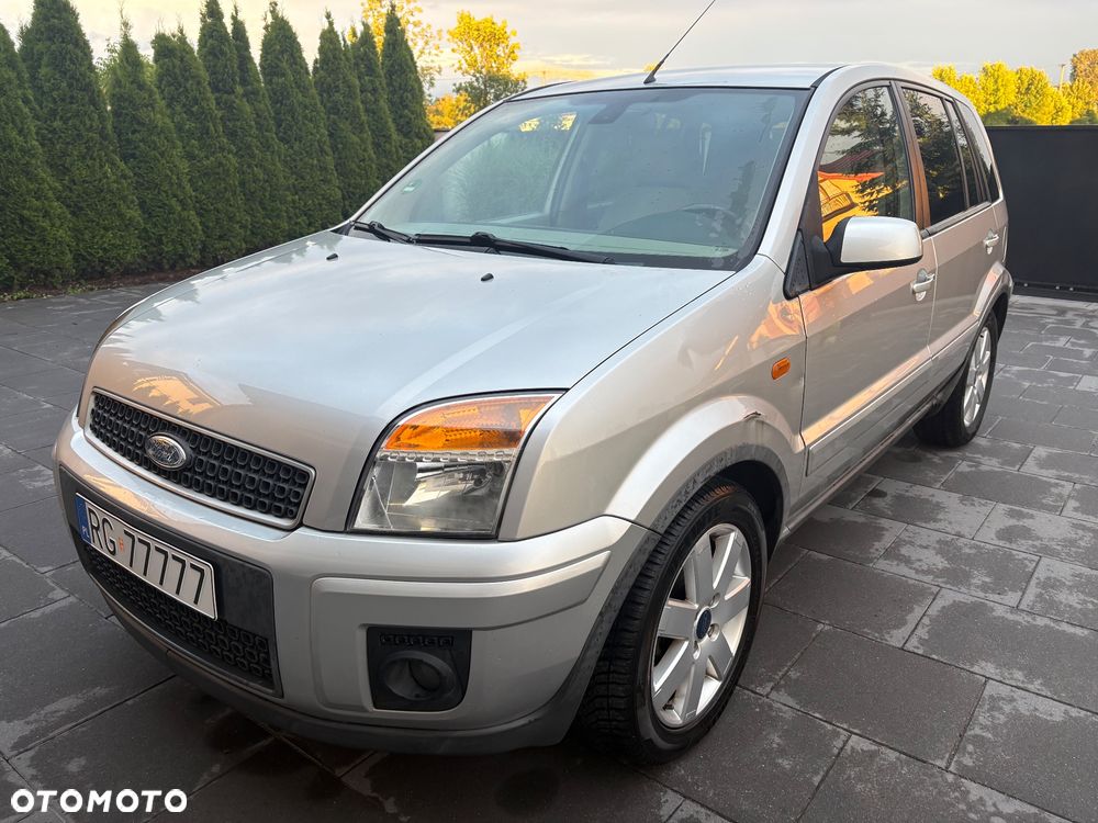 Ford Fusion - 1