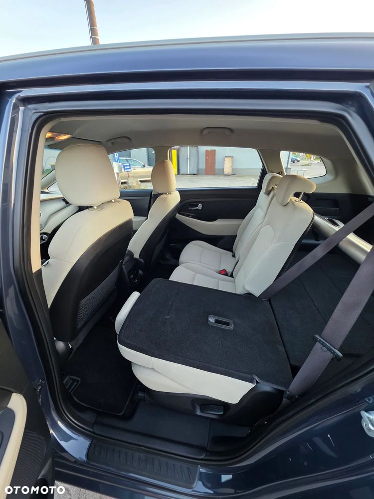 Kia Carens - 20