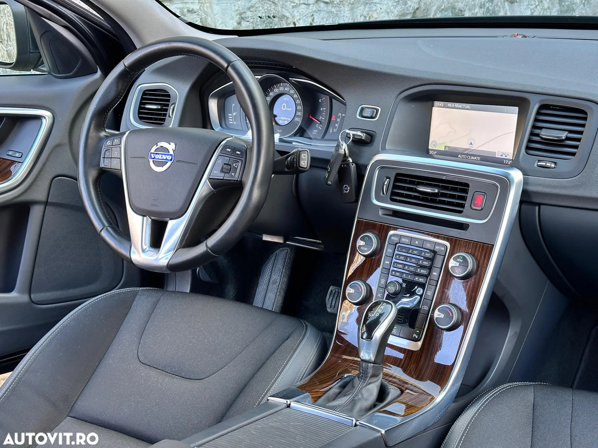 Volvo V60 D2 Geartronic Powershift Momentum - 9