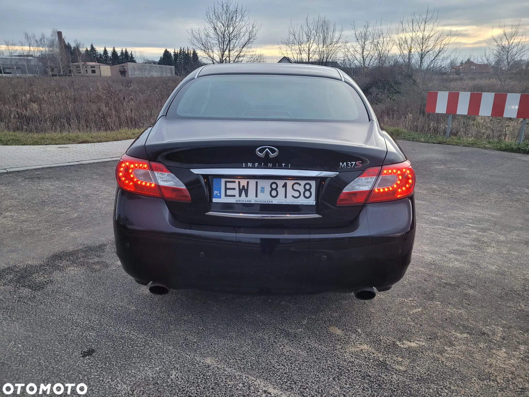 Infiniti M M37 S - 5