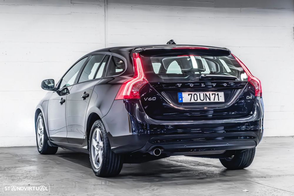 Volvo V60 2.0 D4 Momentum - 5