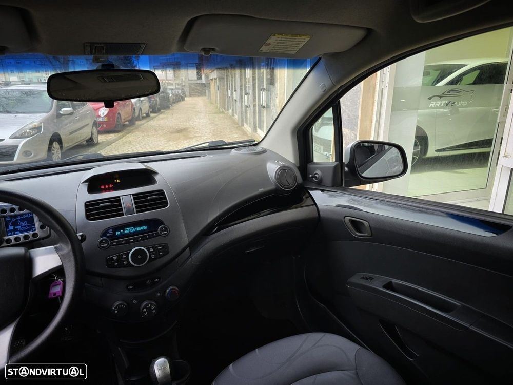 Chevrolet Spark 1.0 L - 16