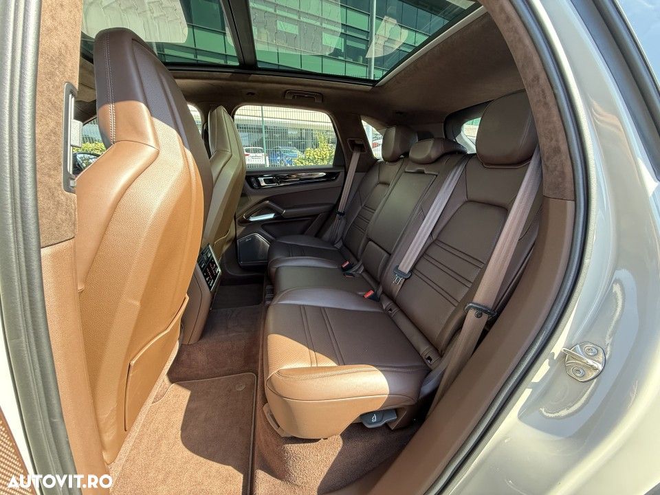 Porsche Cayenne - 15