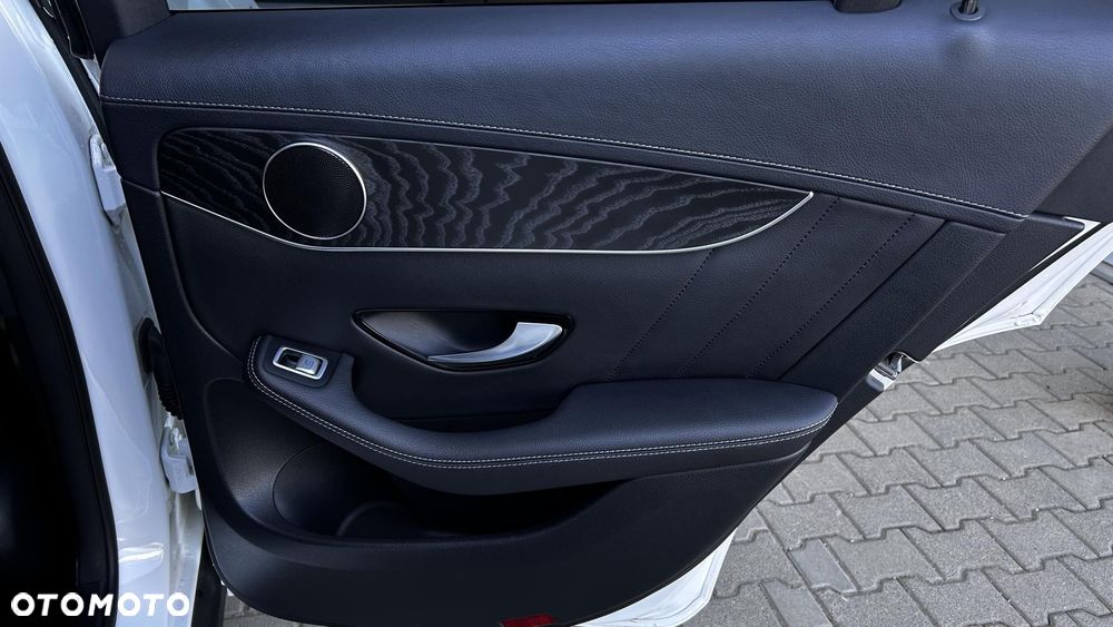 Mercedes-Benz GLC - 29