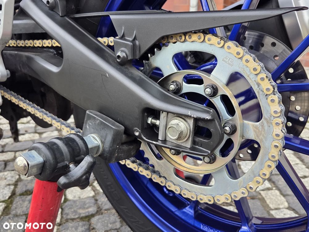 Yamaha YZF - 18